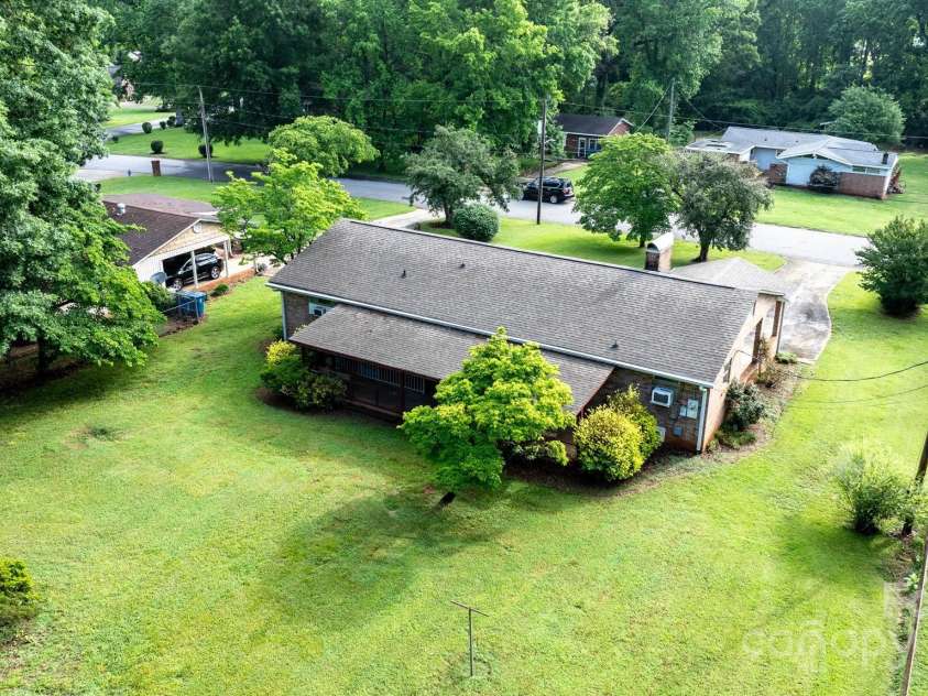 518 School Street, Maiden, NC 28650.  MLS# CAR4265719, YatesRealty ID 19357. 