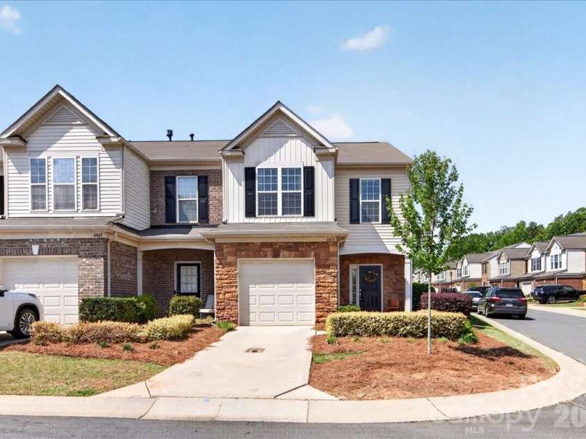 6453 Silver Star Lane, Charlotte, NC 28210.  MLS# CAR4374922, YatesRealty ID 19358. 