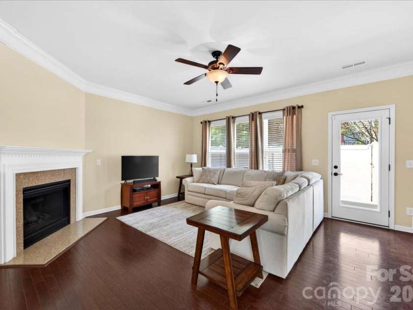 6453 Silver Star Lane, Charlotte, NC 28210.  MLS# CAR4374922, YatesRealty ID 19358. 