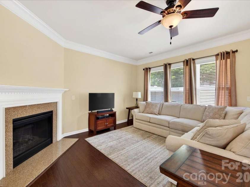 6453 Silver Star Lane, Charlotte, NC 28210.  MLS# CAR4374922, YatesRealty ID 19358. 