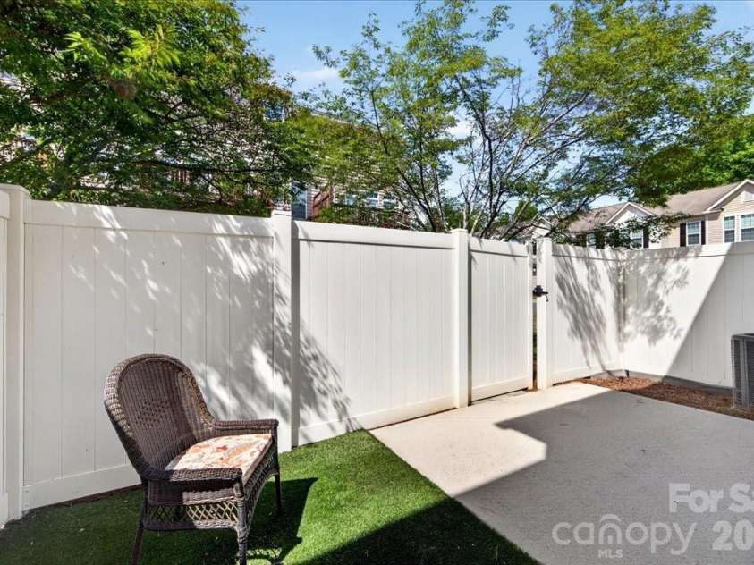 6453 Silver Star Lane, Charlotte, NC 28210.  MLS# CAR4374922, YatesRealty ID 19358. 