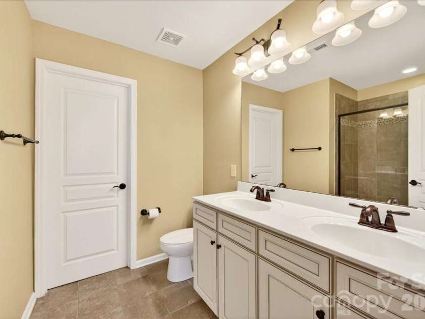 6453 Silver Star Lane, Charlotte, NC 28210.  MLS# CAR4374922, YatesRealty ID 19358. 