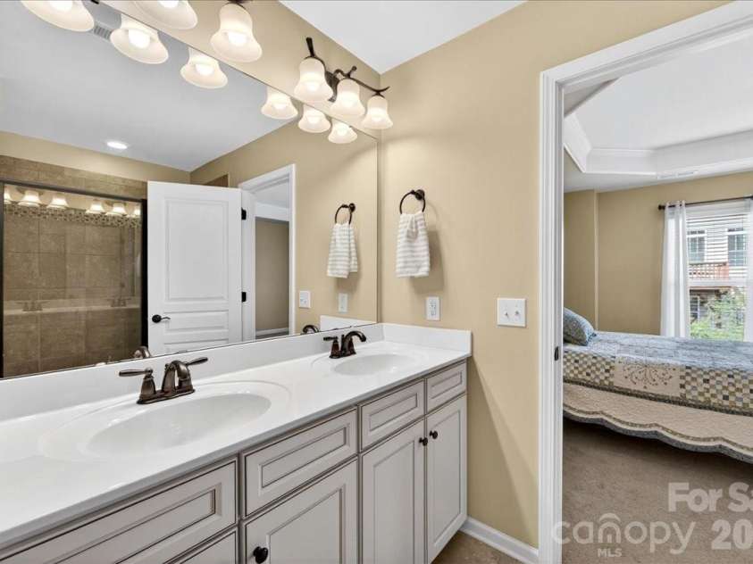 6453 Silver Star Lane, Charlotte, NC 28210.  MLS# CAR4374922, YatesRealty ID 19358. 