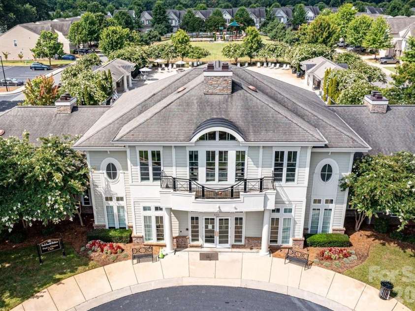 6453 Silver Star Lane, Charlotte, NC 28210.  MLS# CAR4374922, YatesRealty ID 19358. 