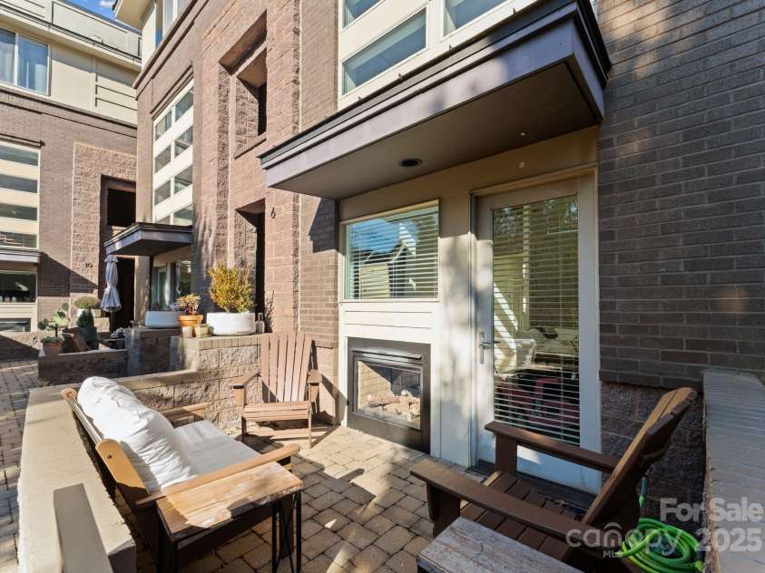420 Queens Road, Charlotte, NC 28207.  MLS# CAR4210784, YatesRealty ID 19359. 