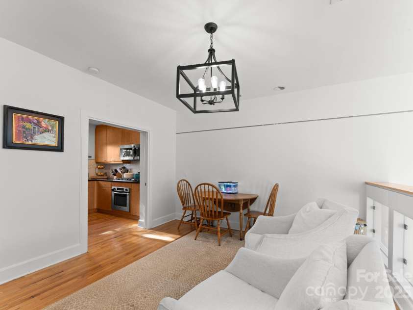 420 Queens Road, Charlotte, NC 28207.  MLS# CAR4210784, YatesRealty ID 19359. 