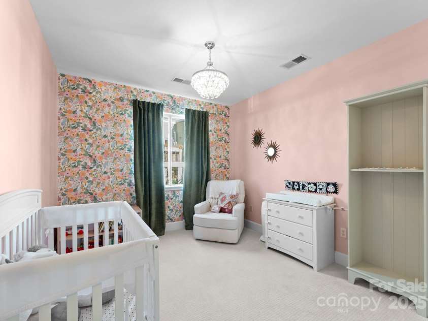 420 Queens Road, Charlotte, NC 28207.  MLS# CAR4210784, YatesRealty ID 19359. 