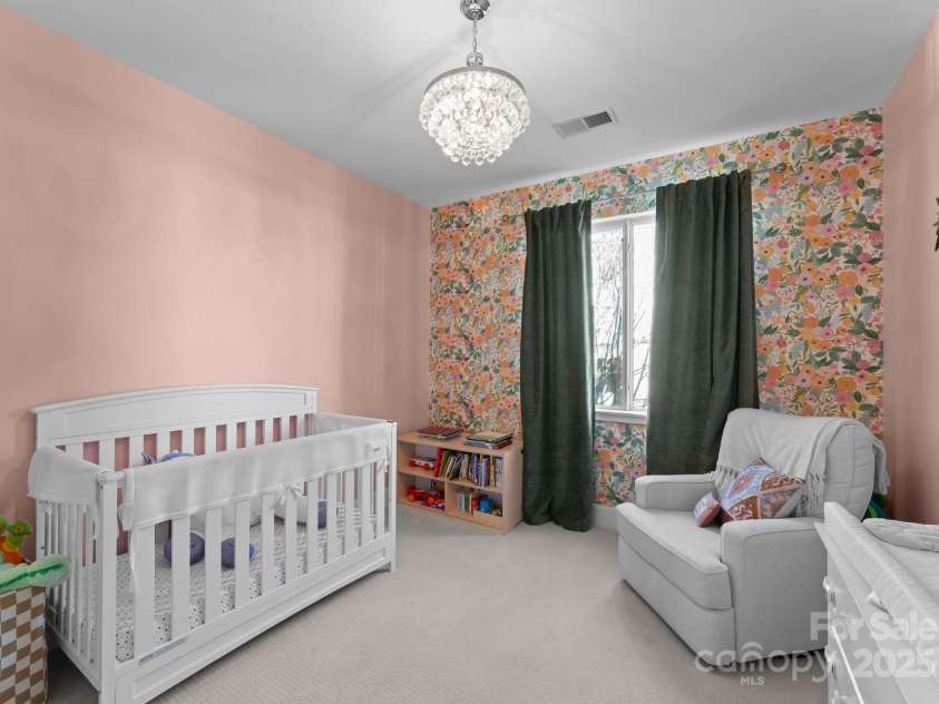 420 Queens Road, Charlotte, NC 28207.  MLS# CAR4210784, YatesRealty ID 19359. 
