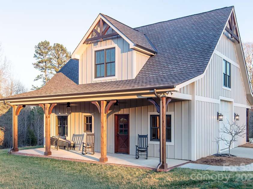 3200 Beaty Road, Gastonia, NC 28056.  MLS# CAR4233410, YatesRealty ID 1936. Guest House/ Barn