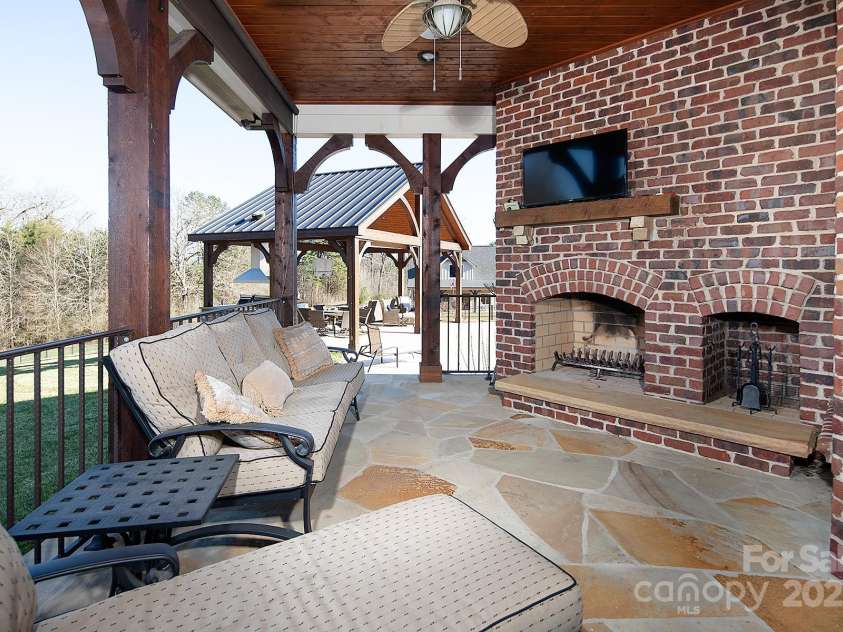 3200 Beaty Road, Gastonia, NC 28056.  MLS# CAR4233410, YatesRealty ID 1936. Porch off Primary bedroom