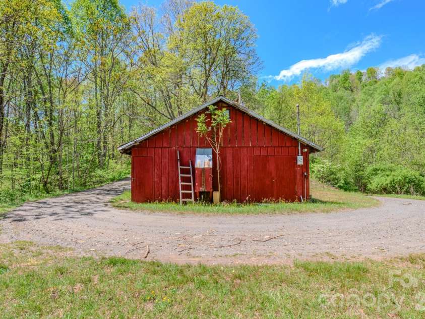 143 Gouge Cemetery Road, Bakersville, NC 28705.  MLS# CAR4373113, YatesRealty ID 19360. 