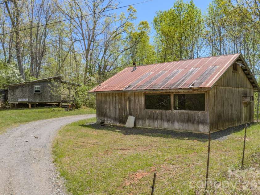 143 Gouge Cemetery Road, Bakersville, NC 28705.  MLS# CAR4373113, YatesRealty ID 19360. 