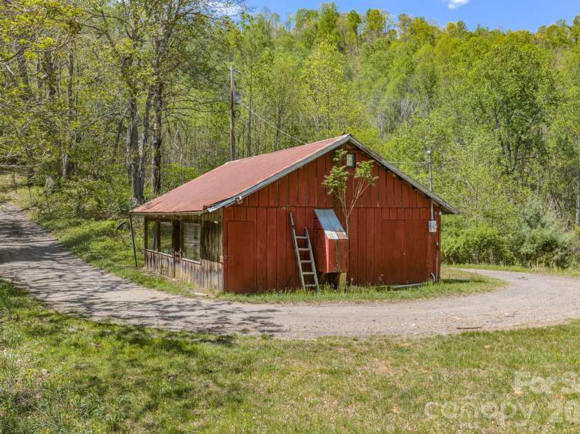 143 Gouge Cemetery Road, Bakersville, NC 28705.  MLS# CAR4373113, YatesRealty ID 19360. 