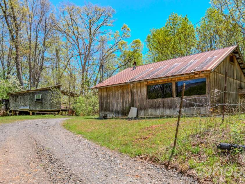 143 Gouge Cemetery Road, Bakersville, NC 28705.  MLS# CAR4373113, YatesRealty ID 19360. 
