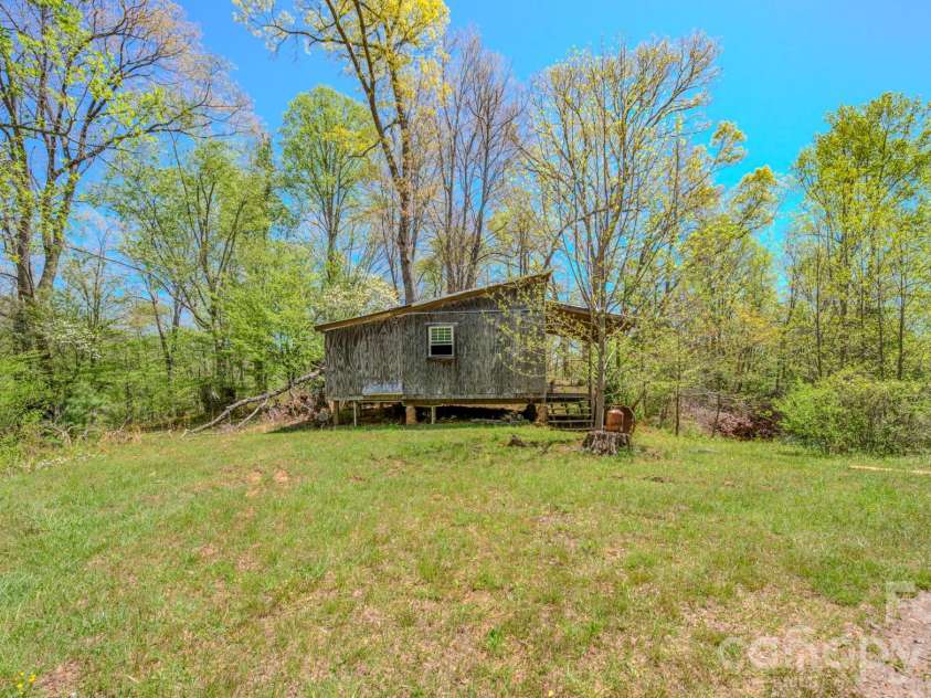 143 Gouge Cemetery Road, Bakersville, NC 28705.  MLS# CAR4373113, YatesRealty ID 19360. 