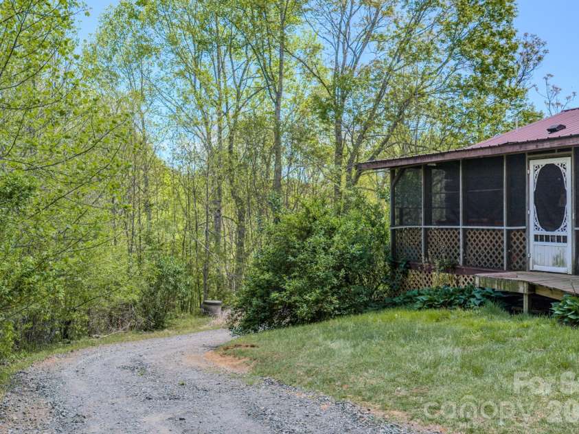 143 Gouge Cemetery Road, Bakersville, NC 28705.  MLS# CAR4373113, YatesRealty ID 19360. 