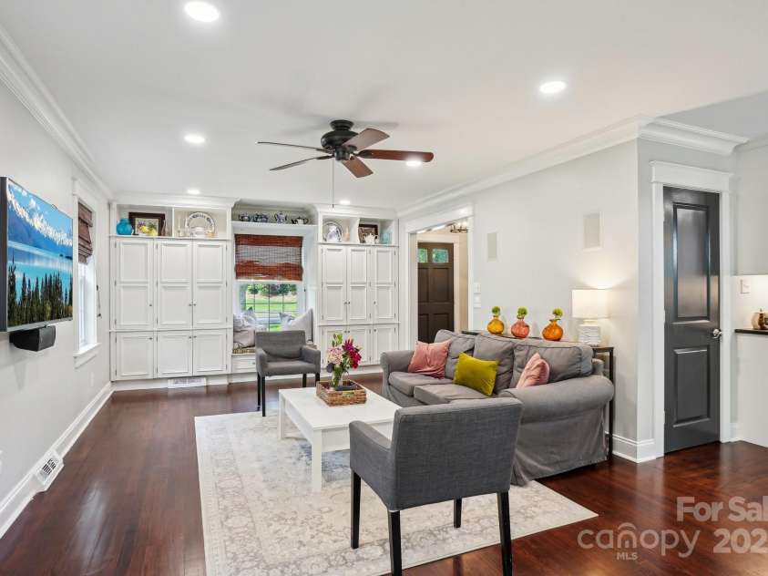 3918 Rea Road, Charlotte, NC 28226.  MLS# CAR4254640, YatesRealty ID 19360. 