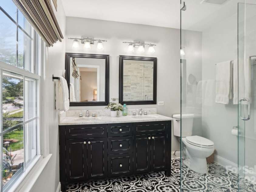 3918 Rea Road, Charlotte, NC 28226.  MLS# CAR4254640, YatesRealty ID 19360. 