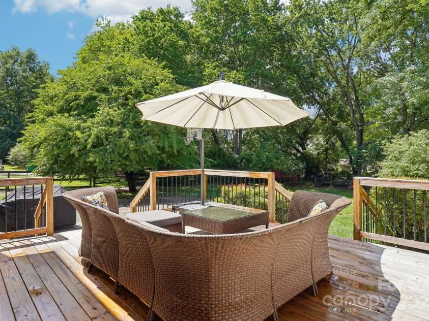 3918 Rea Road, Charlotte, NC 28226.  MLS# CAR4254640, YatesRealty ID 19360. 