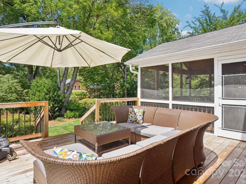 3918 Rea Road, Charlotte, NC 28226.  MLS# CAR4254640, YatesRealty ID 19360. 