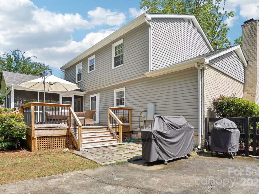 3918 Rea Road, Charlotte, NC 28226.  MLS# CAR4254640, YatesRealty ID 19360. 