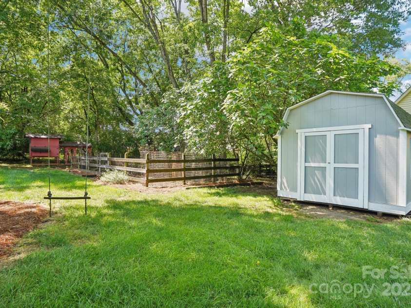 3918 Rea Road, Charlotte, NC 28226.  MLS# CAR4254640, YatesRealty ID 19360. 