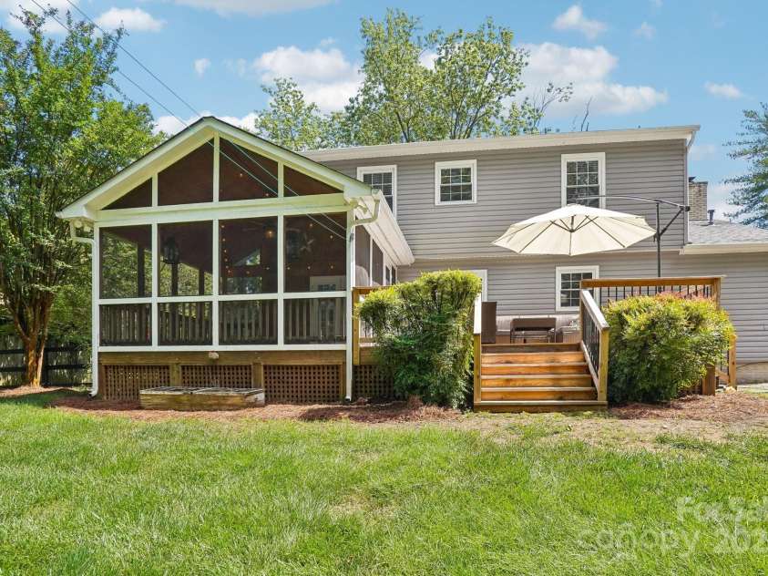3918 Rea Road, Charlotte, NC 28226.  MLS# CAR4254640, YatesRealty ID 19360. 