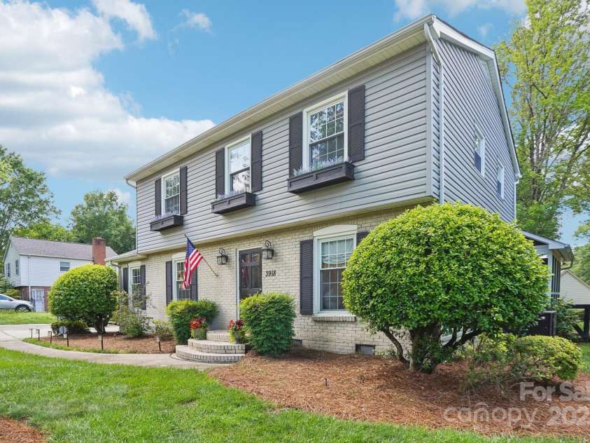 3918 Rea Road, Charlotte, NC 28226.  MLS# CAR4254640, YatesRealty ID 19360. 