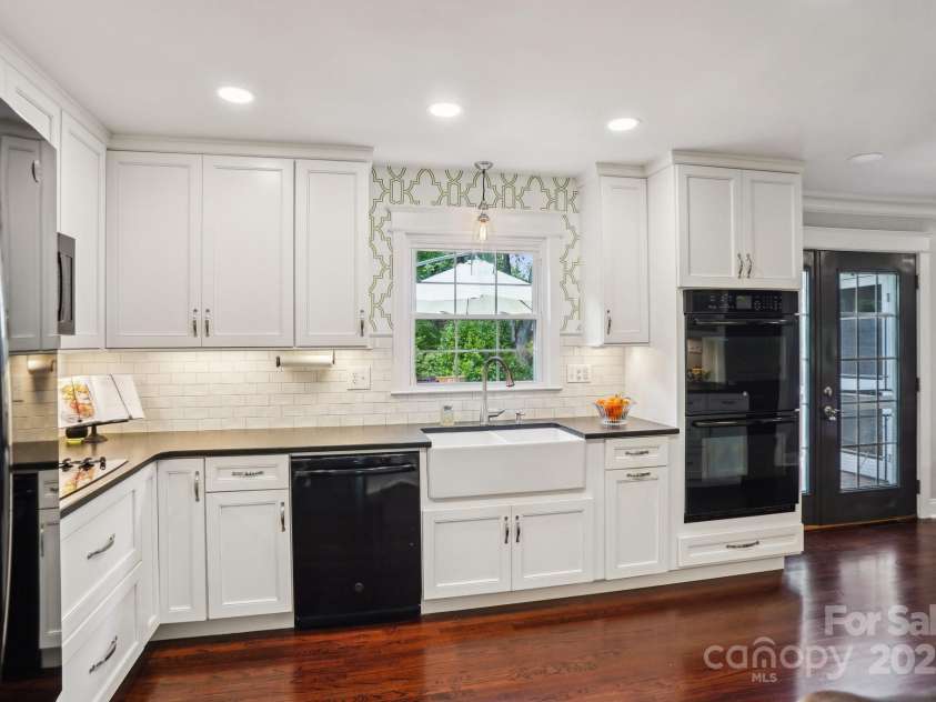 3918 Rea Road, Charlotte, NC 28226.  MLS# CAR4254640, YatesRealty ID 19360. 