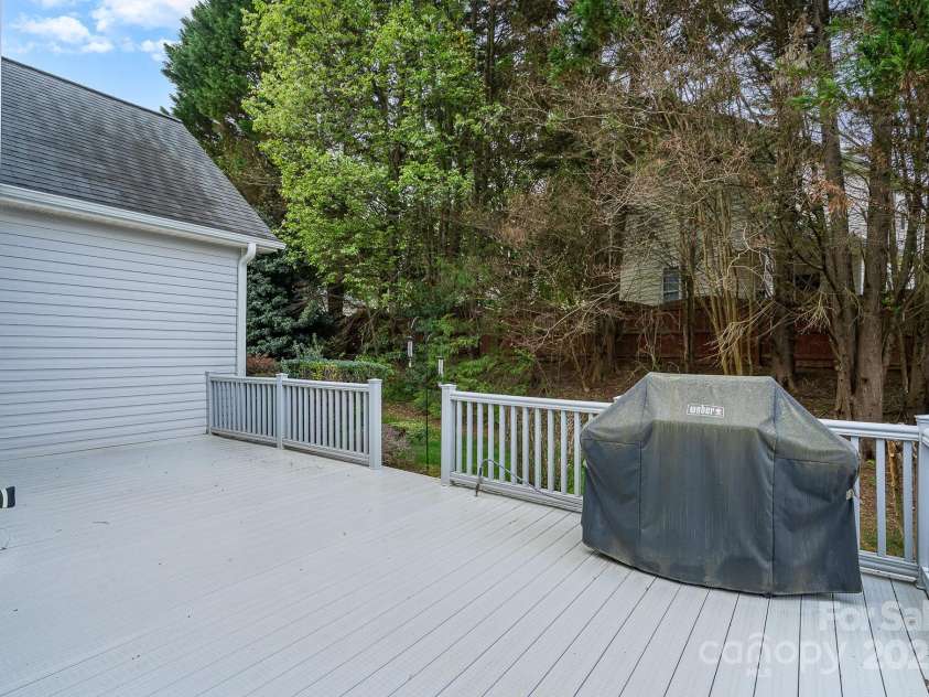 3905 Farlow Road, Charlotte, NC 28269.  MLS# CAR4238350, YatesRealty ID 19361. Extended Deck-composite wood