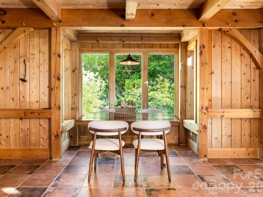 10 and 12 Dogwood Hills Lane, Weaverville, NC 28787.  MLS# CAR4374354, YatesRealty ID 19362. Dining