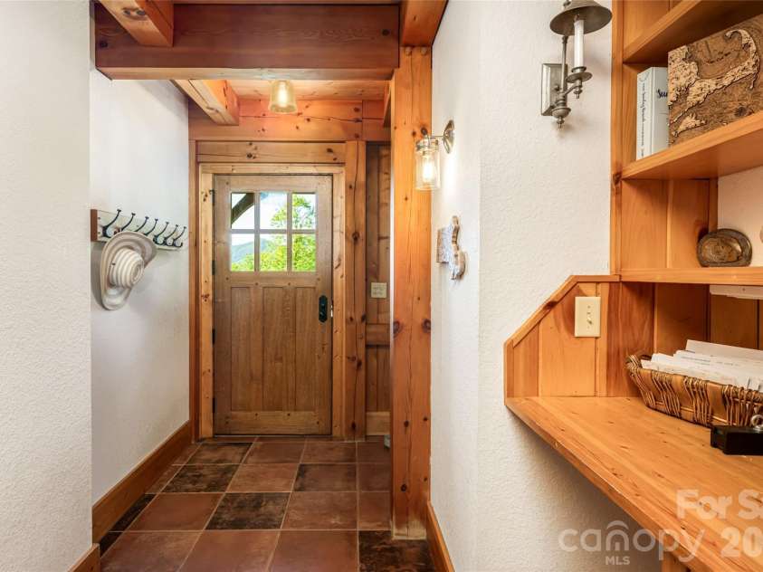 10 and 12 Dogwood Hills Lane, Weaverville, NC 28787.  MLS# CAR4374354, YatesRealty ID 19362. Foyer