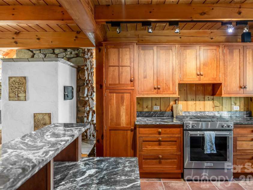10 and 12 Dogwood Hills Lane, Weaverville, NC 28787.  MLS# CAR4374354, YatesRealty ID 19362. Kitchen
