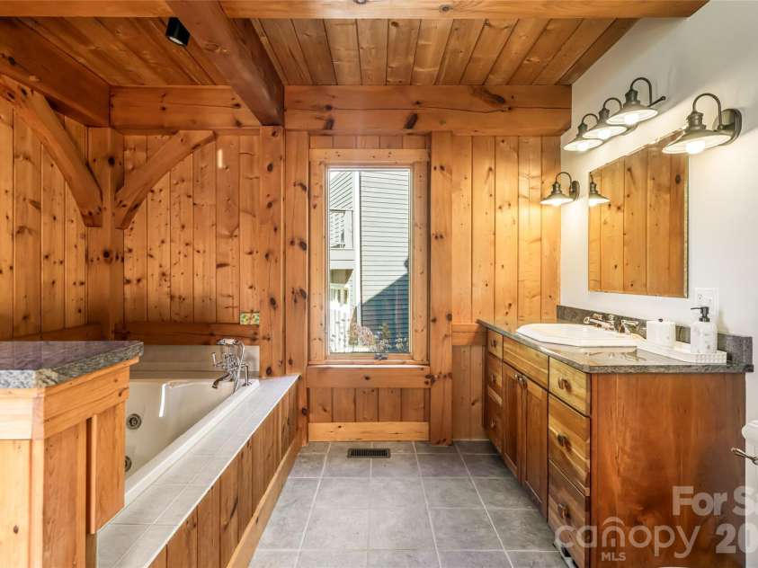 10 and 12 Dogwood Hills Lane, Weaverville, NC 28787.  MLS# CAR4374354, YatesRealty ID 19362. Primary Suite