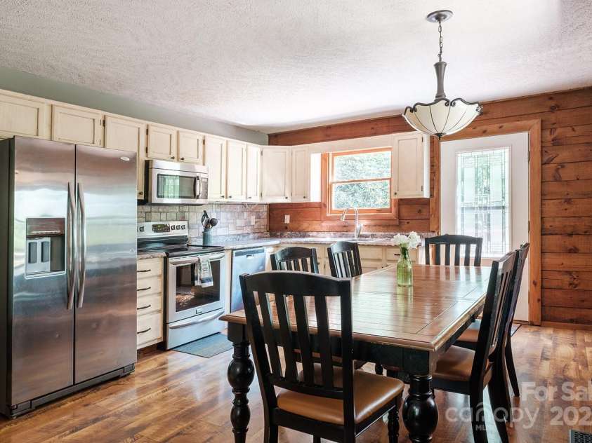 2266 Sugar Mountain Road, Newland, NC 28657.  MLS# CAR4270431, YatesRealty ID 19362. 