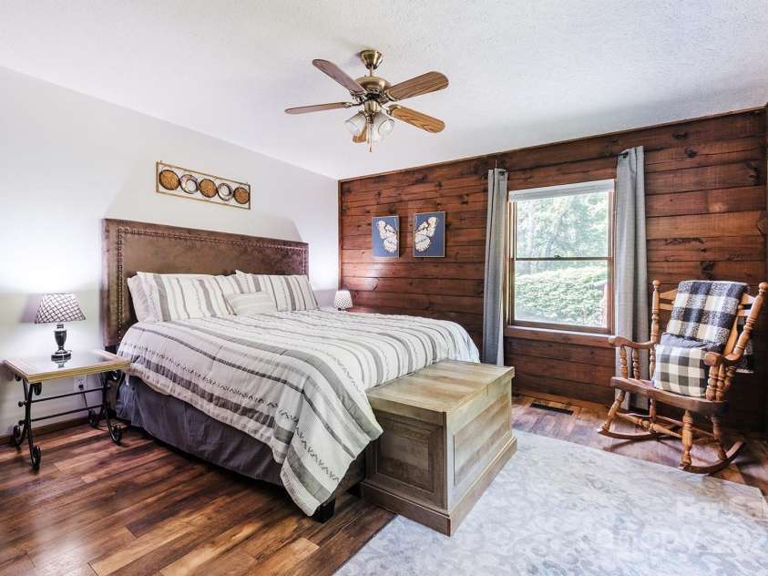 2266 Sugar Mountain Road, Newland, NC 28657.  MLS# CAR4270431, YatesRealty ID 19362. 