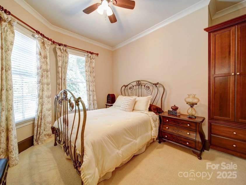 200 Waterby Way, Matthews, NC 28104.  MLS# CAR4256714, YatesRealty ID 19363. 