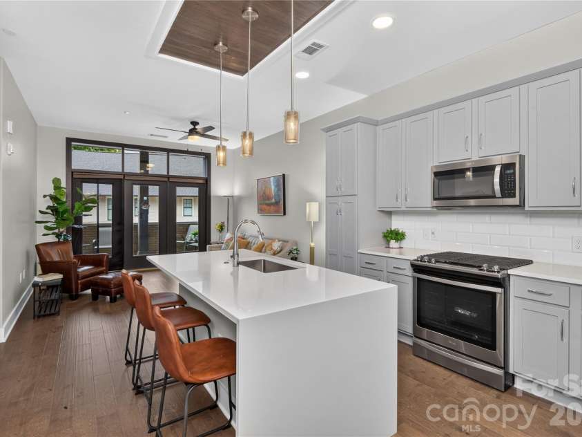 2401 Euclid Avenue, Charlotte, NC 28203.  MLS# CAR4399147, YatesRealty ID 19364. 