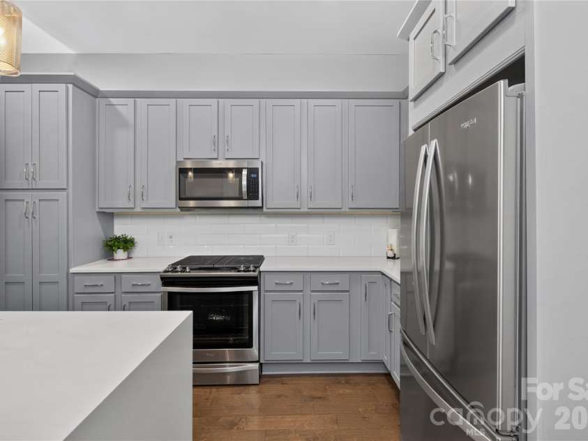 2401 Euclid Avenue, Charlotte, NC 28203.  MLS# CAR4399147, YatesRealty ID 19364. 