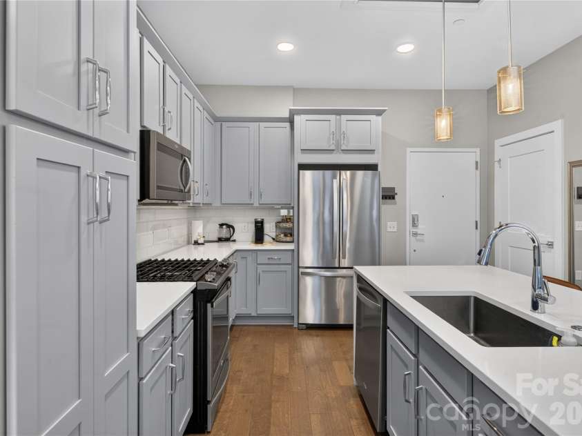 2401 Euclid Avenue, Charlotte, NC 28203.  MLS# CAR4399147, YatesRealty ID 19364. 