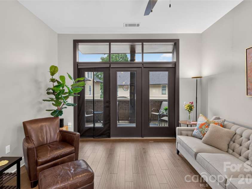 2401 Euclid Avenue, Charlotte, NC 28203.  MLS# CAR4399147, YatesRealty ID 19364. 