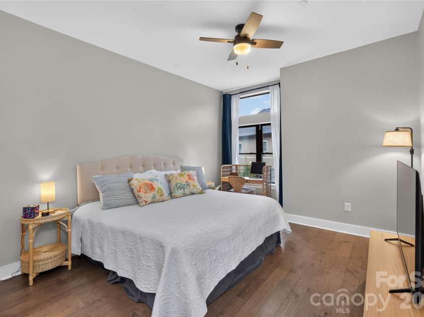 2401 Euclid Avenue, Charlotte, NC 28203.  MLS# CAR4399147, YatesRealty ID 19364. 