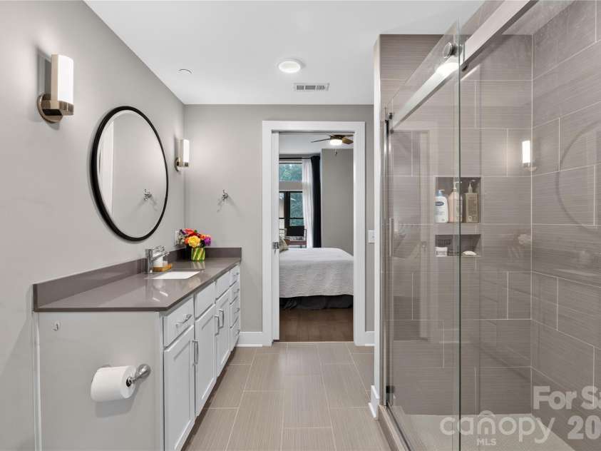 2401 Euclid Avenue, Charlotte, NC 28203.  MLS# CAR4399147, YatesRealty ID 19364. 