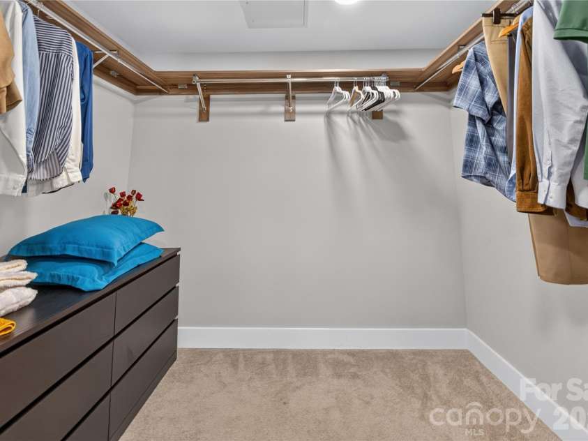 2401 Euclid Avenue, Charlotte, NC 28203.  MLS# CAR4399147, YatesRealty ID 19364. 