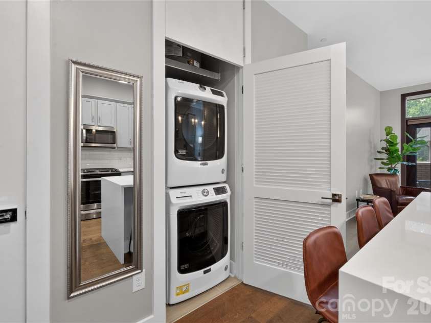 2401 Euclid Avenue, Charlotte, NC 28203.  MLS# CAR4399147, YatesRealty ID 19364. 