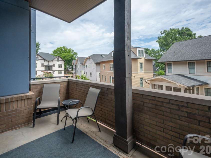2401 Euclid Avenue, Charlotte, NC 28203.  MLS# CAR4399147, YatesRealty ID 19364. 