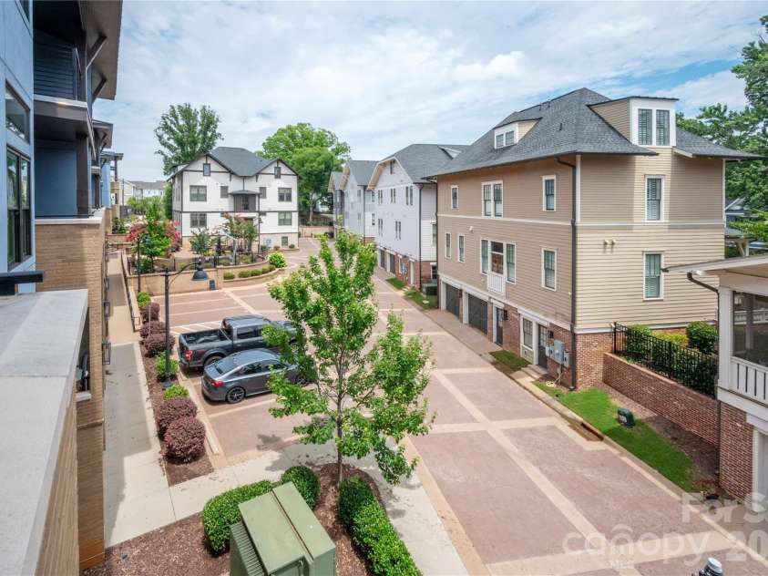 2401 Euclid Avenue, Charlotte, NC 28203.  MLS# CAR4399147, YatesRealty ID 19364. 