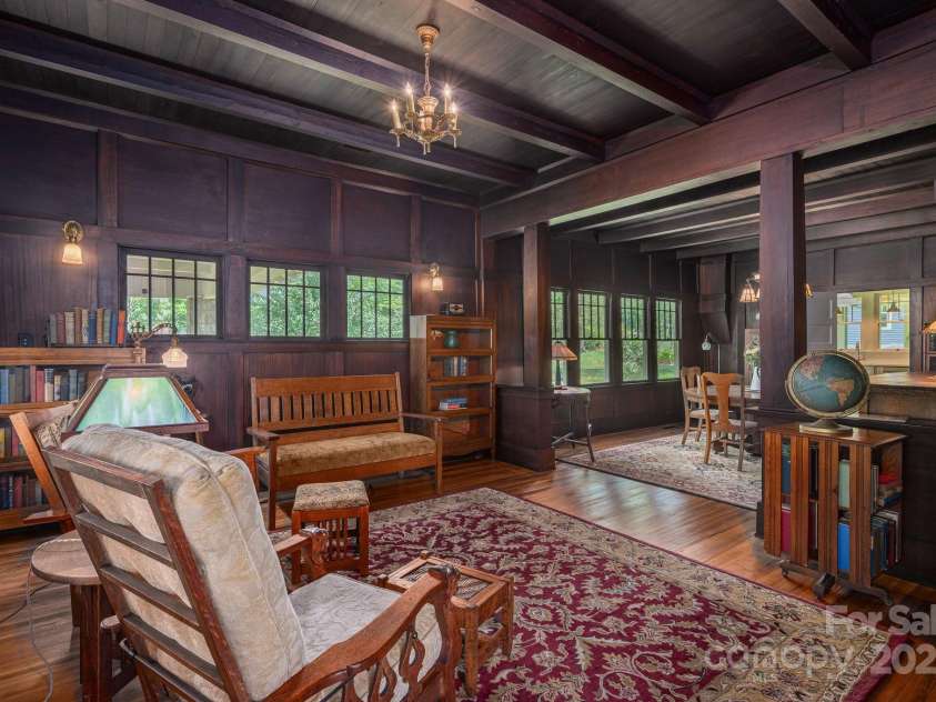 409 Grove Street, Lincolnton, NC 28092.  MLS# CAR4264134, YatesRealty ID 19364. 