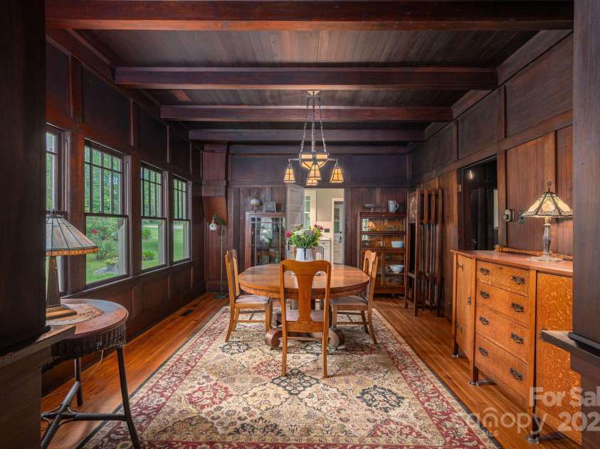 409 Grove Street, Lincolnton, NC 28092.  MLS# CAR4264134, YatesRealty ID 19364. 