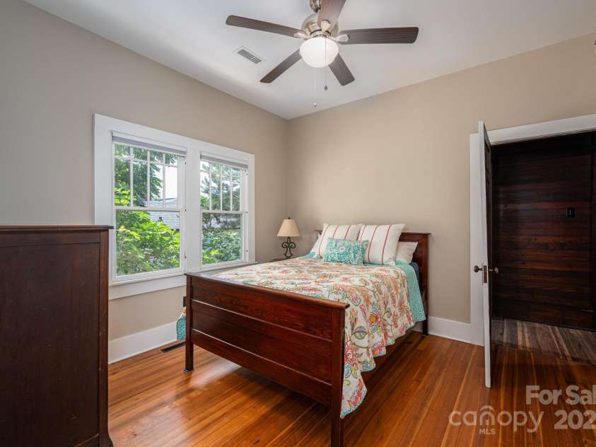 409 Grove Street, Lincolnton, NC 28092.  MLS# CAR4264134, YatesRealty ID 19364. Guest BR